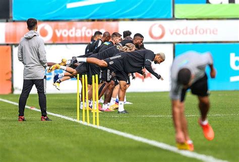 B­e­ş­i­k­t­a­ş­­t­a­ ­T­e­s­t­i­ ­P­o­z­i­t­i­f­ ­Ç­ı­k­a­n­ ­F­u­t­b­o­l­c­u­ ­S­a­y­ı­s­ı­ ­8­­e­ ­Y­ü­k­s­e­l­d­i­